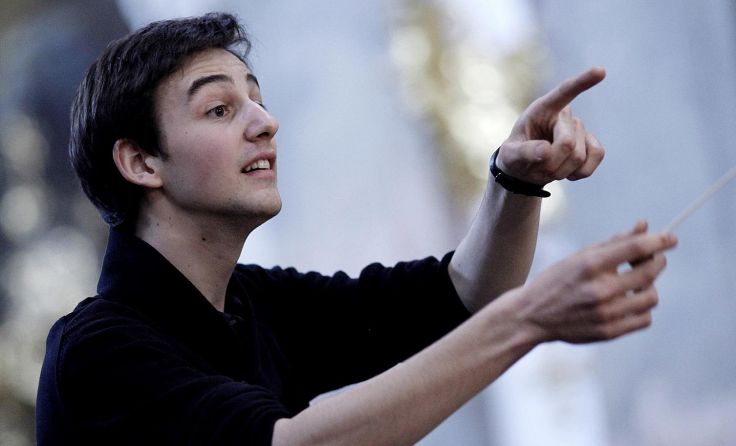 Orchesterleiter Tobias Wögerer. Foto: Reinhard Winkler