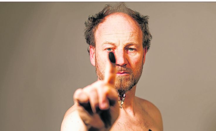 Roland Düringer präsentiert den letzten Teil seiner Vortragstrilogie. Foto: www.lukasbeck.com