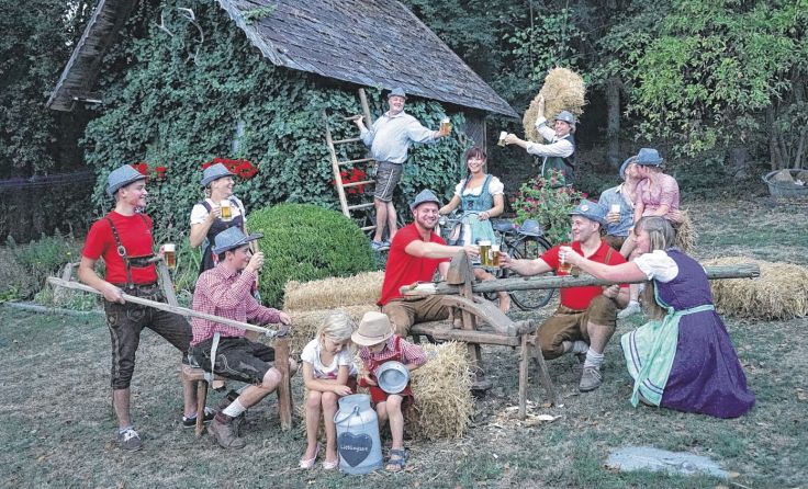 Wiesenstimmung kommt beim Burgschatten Oktoberfest von 16. bis 18. Oktober in Hilkering auf. 