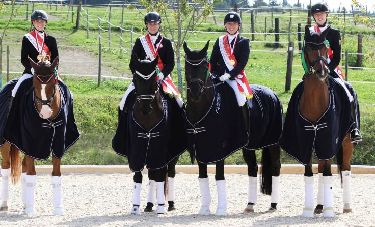 Das siegreiche Meisterteam vom Gestüt Pramwaldhof in Haag. Foto: Brunnmayr