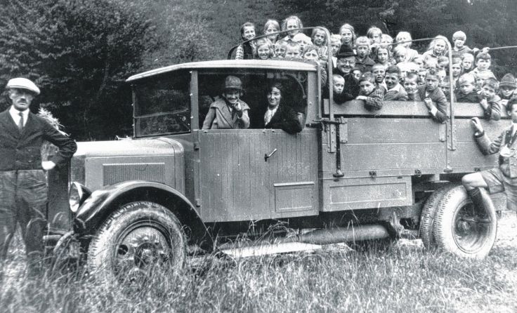 Schulausflug mit Heuberger rund um 1950. Foto: Regionalbildarchiv