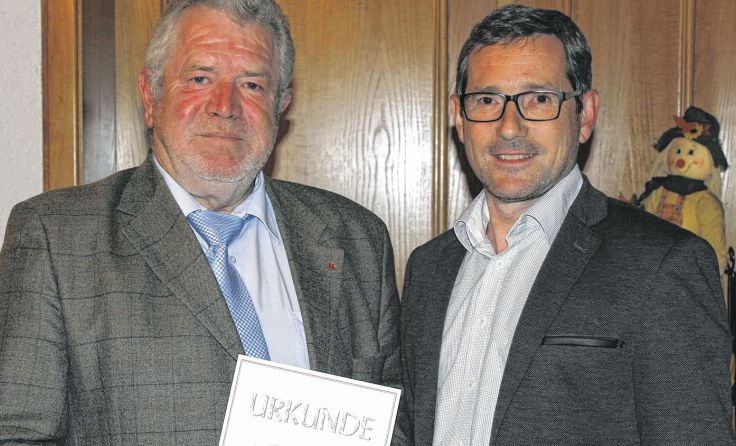 Obmann Leopold Manigatterer (l.) mit Bürgermeister Harald Grubmair. Foto: Wahlmüller