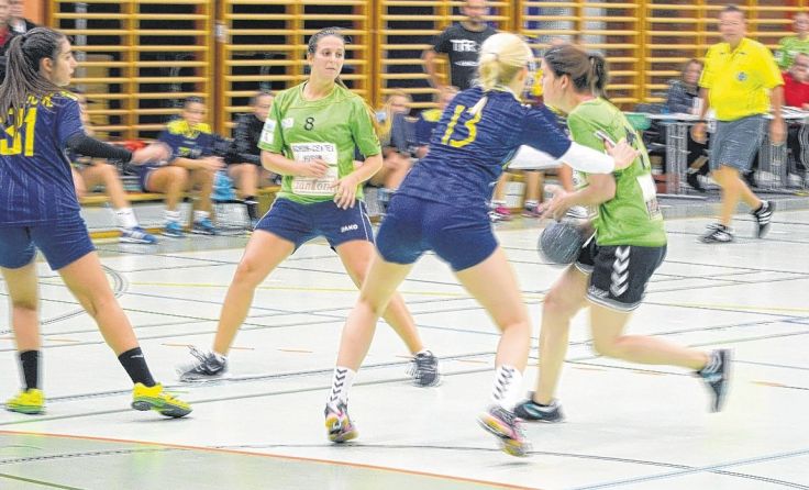 Die Eferdingerinnen in Grün: Sandra Martl (l.) und Rebecca Felbermayr-Zauner