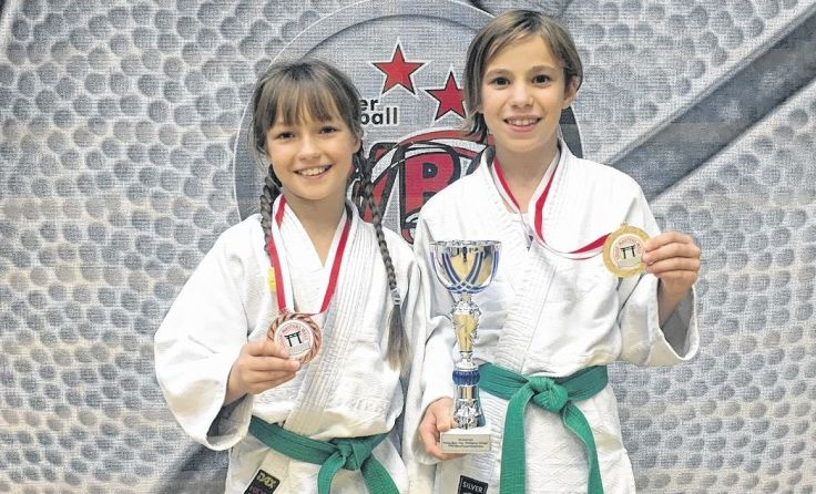 Ronja Harrer (l.) vom JZ Rapso Linz/OÖ erkämpfte Bronze, Sonja Falkner holte Gold.