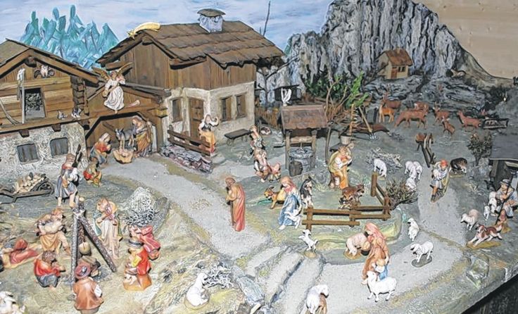 Eine Krippenausstellung bereichert heuer den Punschstand der FF Unterstetten.