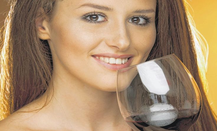 Das Vinum ist ein beliebter Treffpunkt für Freunde der edlen Tropfen. Foto: fotolia_Samo Trebizan