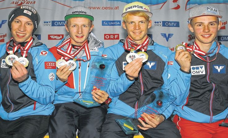 Autogrammstunde mit Skispringer Markus Schiffner (2. v. l.) Foto: ÖSV/Kotlaba 