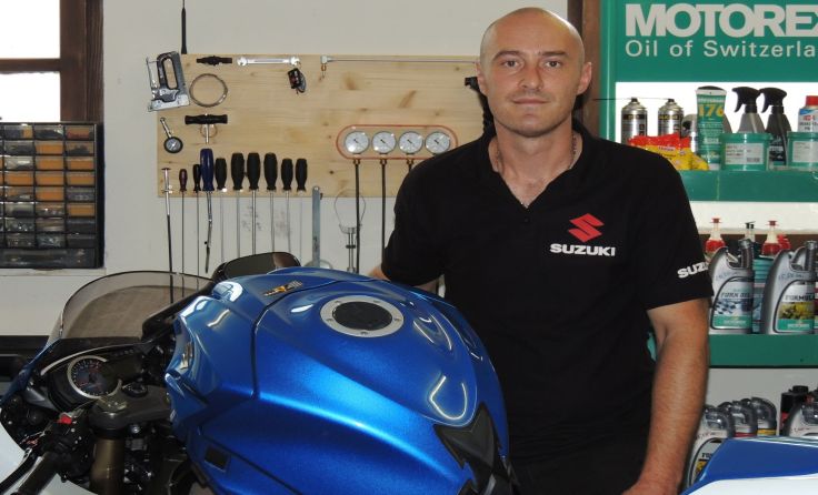 Milos Juricek bietet Reparaturen und Service an.