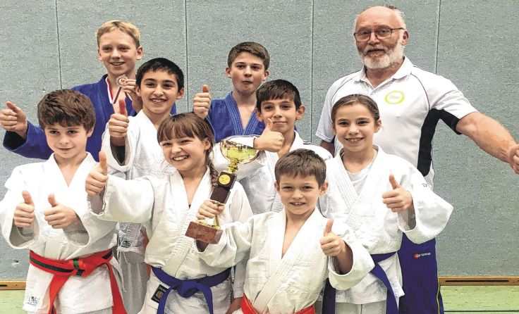 Die Judokas des JZ Rapso Linz/OÖ mit Trainer Günther Brandtner Foto: JZ Rapso 