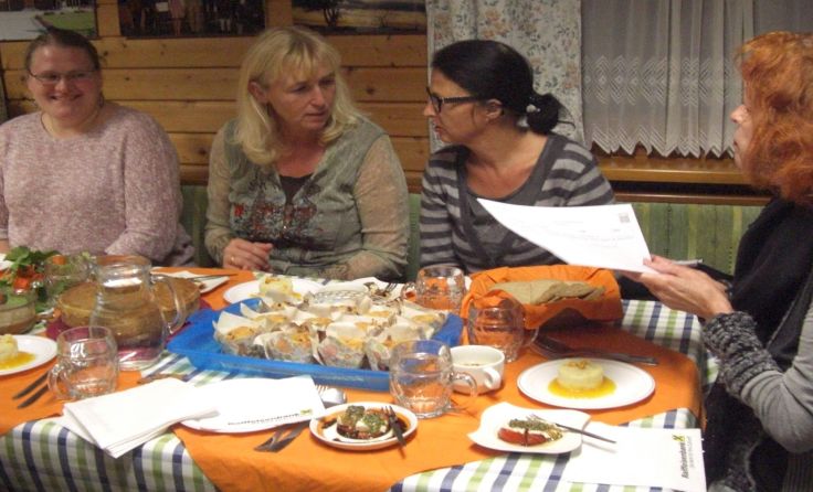 Stammtisch für die kreative Küche. Foto: Naturpark Obst-Hügel-Land