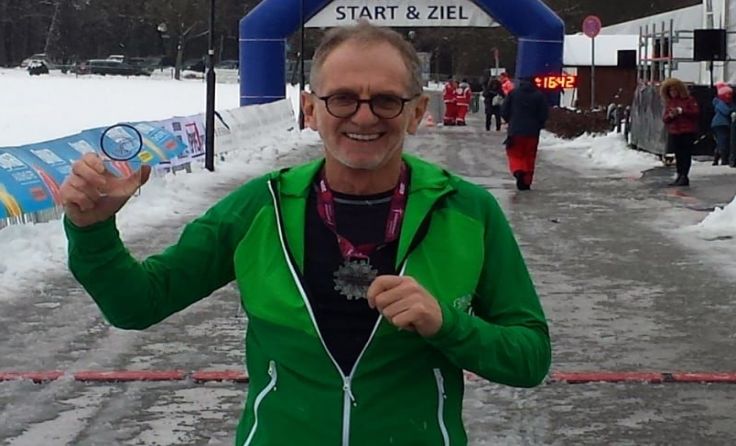 Helmut Willnauer freut sich über den unerwarteten dritten Platz. Foto: Schatzl