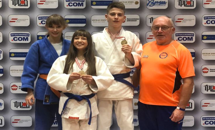 Die erfolgreichen Judokas des JZ Rapso mit Trainer Günther Brandtner. Foto: JZ Rapso