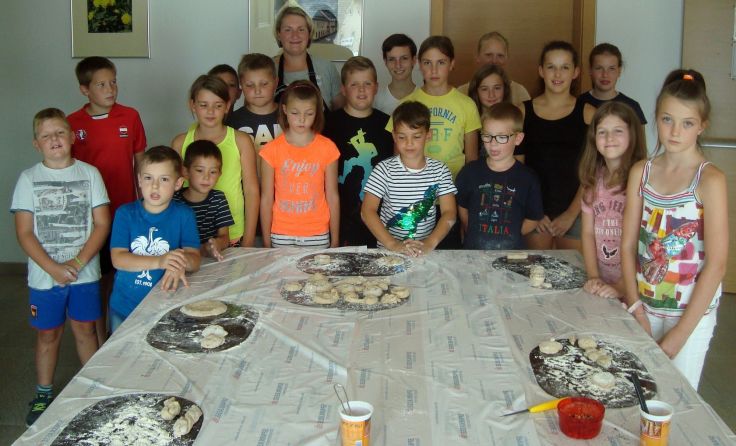Die Kinder bereiteten alle Backwaren selbst zu. Foto: Kurt Pawluk