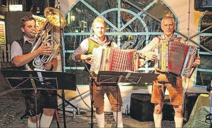 Die Band Dreier-Live spielt beim Grill-fest in Micheldorf auf. Foto: Garstenauer