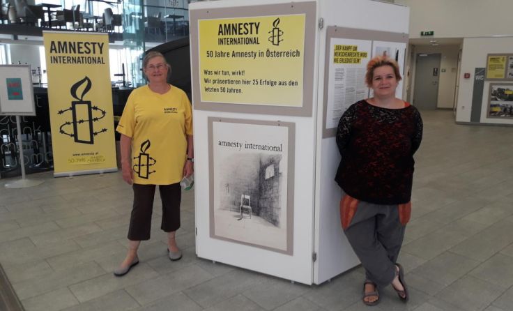 Die Amnesty-Aktivistinnen Ulrike Neunteufel (l.) und Sarah Walther (Foto: Sarah Walther)