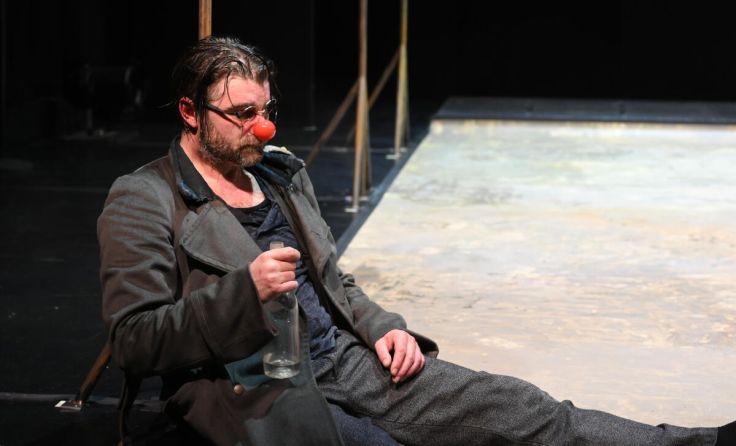 Martin Brunnemann schlüpft in die Rolle des Unteroffiziers Beckmann. (Foto: Helmut Walter)