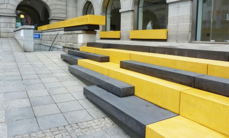 Ein sichtbarer Fixpunkt im Gebäude-Ensemble am Linzer Hauptplatz (Foto: Caramel)