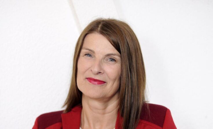 Autorin Sabine Scholl liest im StifterHaus. (Foto: Uta Tochtermann)