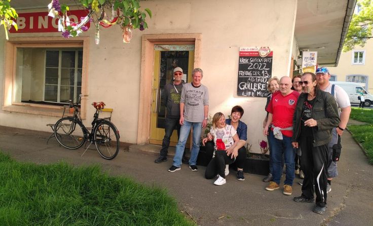 Die Vorfreude auf die Grillerei ist groß. (Foto: Janssen)