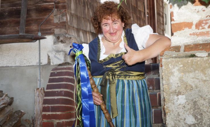 Gstanzlkönigin Renate Maier darf in Eferding nicht fehlen. (Foto: V–O Videotto)