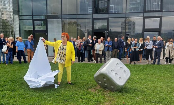Valie Export hat persönlich die Enthüllung übernommen. (Foto: Tips/Heindl)