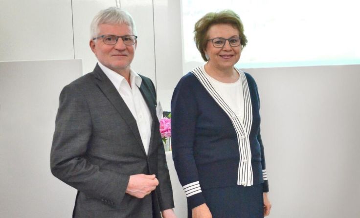 Caritas OÖ-Direktor Franz Kehrer und Ingrid Trauner, Obfrau der Freunde der Caritas (Foto: Caritas)