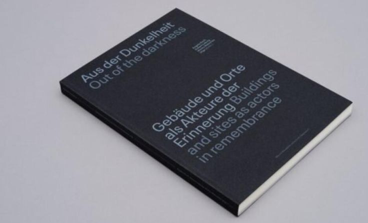 Eines der 15 schönsten Bücher: „Aus der Dunkelheit“ (Foto: Michael Goldgruber/BMKÖS)