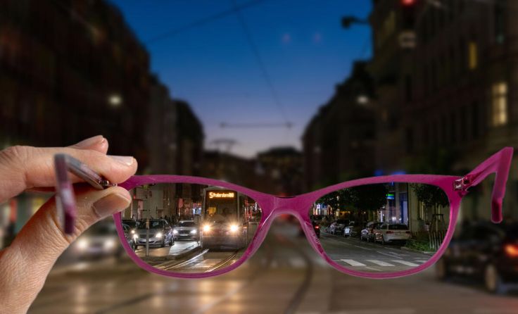 Optimal angepasste Brille für eine gute Sicht im Straßenverkehr (Foto: Himmelhoch)