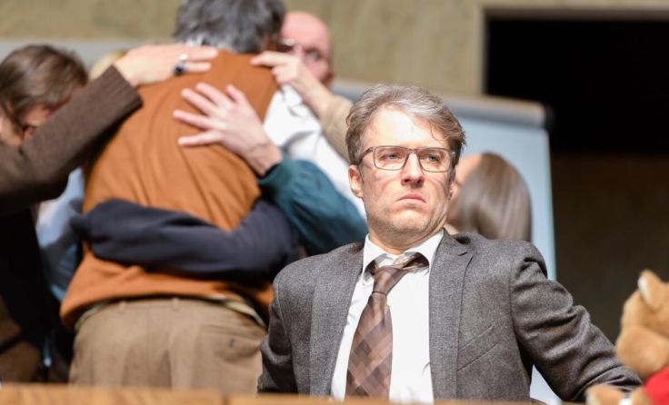 Jan Nikolaus Cerha als Kristoffer, der den Firmencheef mimen soll (Foto: Petra Moser)