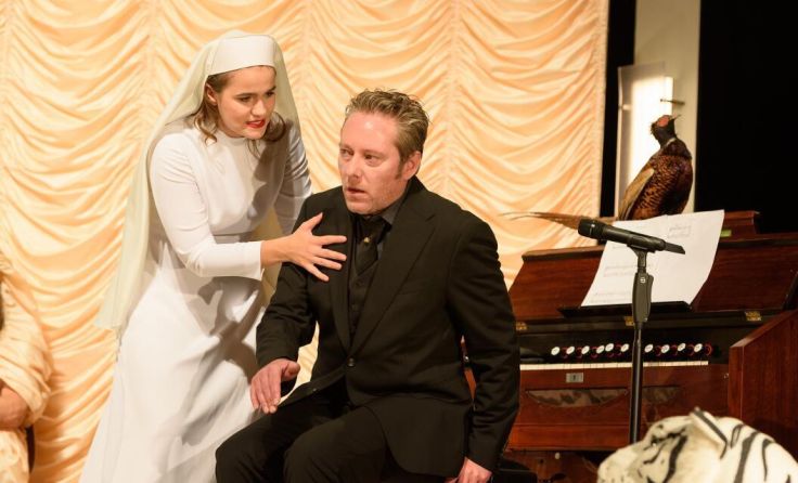 Cecilia Pérez und Alexander Julian Meile als Isabella und Angelo (Foto: Petra Moser)