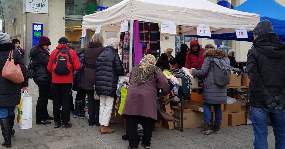 Winter flea market in Linz city center