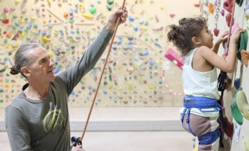 Hoch hinaus in Linz: Sportoffensive bringt Kletterspaß in den Kindergarten