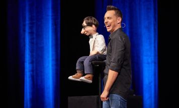 Tricky Niki stellt sich dem Größenwahn der heutigen Zeit