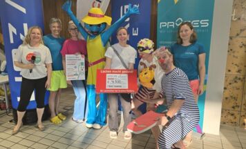 Charity-Schwimmen zugunsten der CliniClowns OÖ.