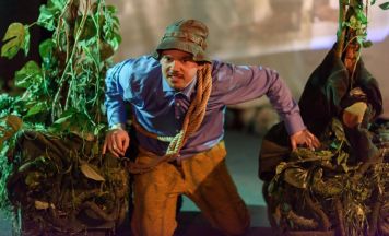 Theater für Kinder nimmt mit zum Mittelpunkt des Waldes