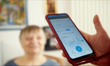 Praxistest im Seniorenzentrum Liebigstraße: Digitale Systeme entlasten Pflegekräfte