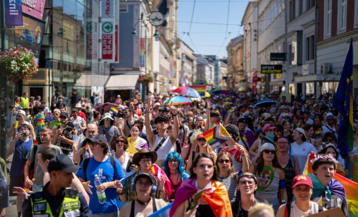 Rund 10.000 Teilnehmer zählte die linzpride laut Hosi Linz. (Foto: Jakob Koch)