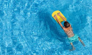 Debatte um geförderte Schwimmkurse in Linz
