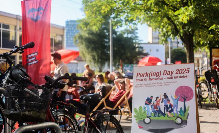 Schon 2025 lud die KPÖ zum Park(ing) Day in der Wiener Straße. (Foto: KPÖ Linz)