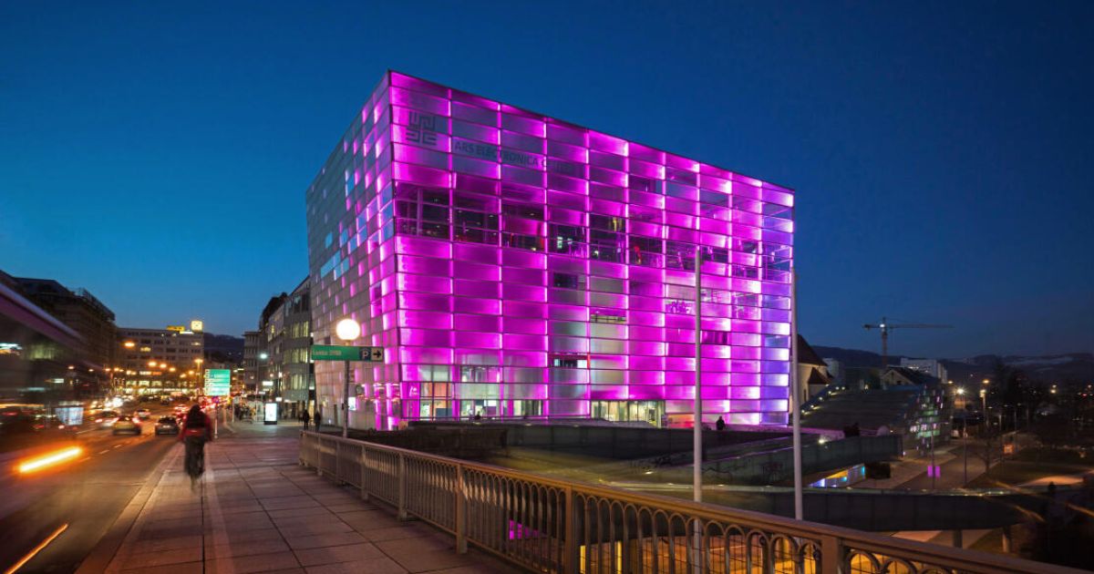 Fight against breast cancer: AEC shines in pink on October 1st