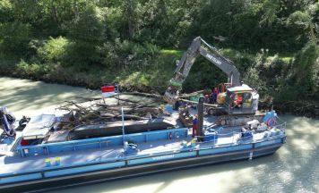 In Linz gebauter Alleskönner nimmt Arbeit auf der Donau auf