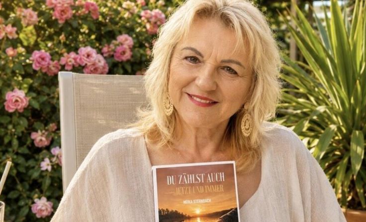 Herta Steinbichl hat ihre Geschichte in ein Buch gepackt. (Foto: Melanie Pilsl)