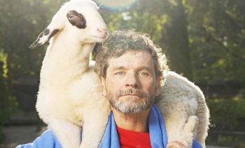 Martin Puntigams heilige Vorpremiere in Linz: Kabarettist mit neuem Soloprogramm
