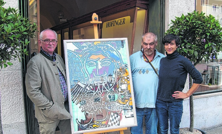 Galerist Heribert Hillebrandt (v.l.), Horst Peter Laschkolnig und dessen Tochter Martha Laschkolnig
