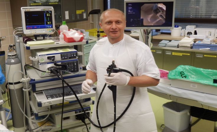 Endosonografiegerät mit Oberarzt Marcin Nowak Foto: KH Braunau