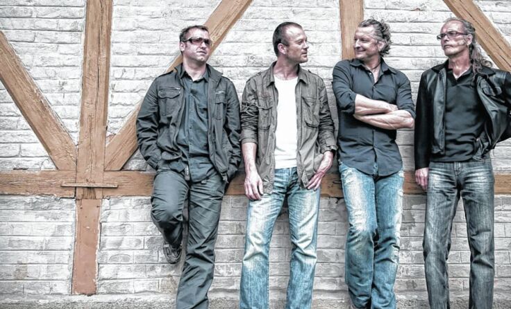 „Sir“ Oliver Mally spielt mit seiner „Blues Destillery“ im Schlachthof. 