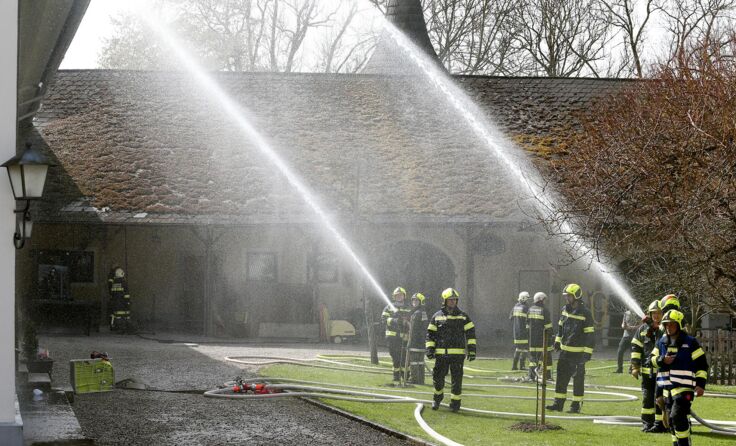 „Brand“ in einem Wohngebäude im Schloss Almegg Fotos: Stinglmayr