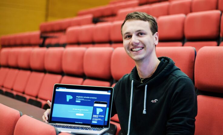 Neben seinem Studium bastelt Maier am Vereinsplaner.at Foto: Eßl