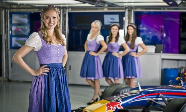 Höller freut sich, alle Piloten getroffen zu haben. Foto: Mirja Geh/Red Bull Content Pool