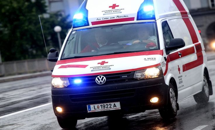 Die beiden Burschen wurden ins Klinikum Wels/Grieskirchen gebracht. Foto: Weihbold